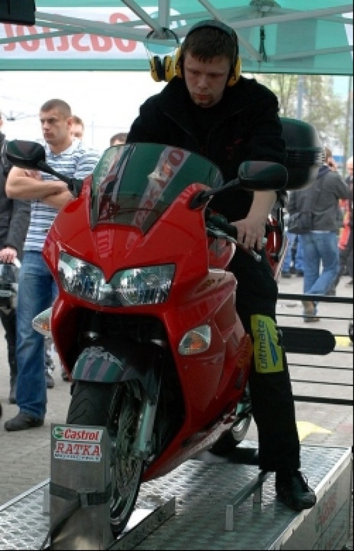 Hamownia na stacji BP BP - motocyklowa niedziela 2010