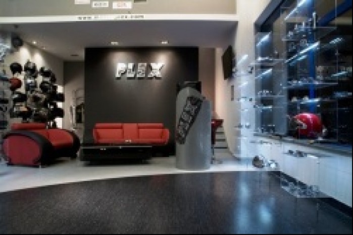 Nowa siedziba salonu sprzedazy PLEX akcesoria motocyklowe 2