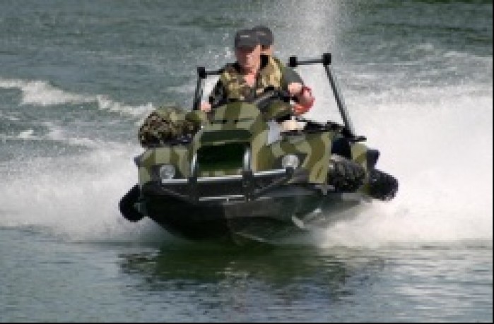 Quadski Military w wodzie