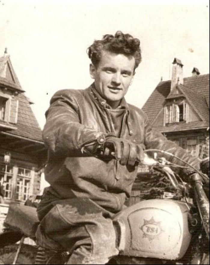Stanislaw Kanas na motocyklu BSA