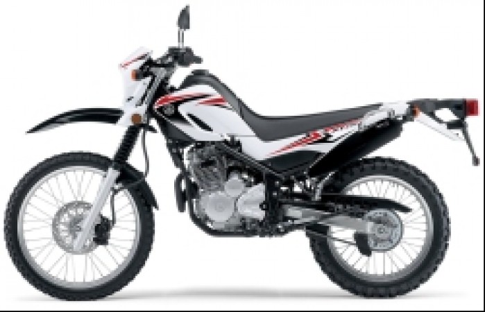 2010-Yamaha-XT250 lewy bok