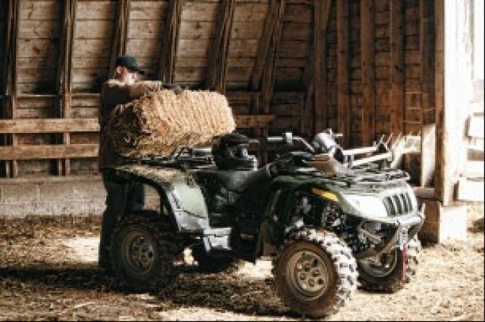 Quad przeworzenie siana