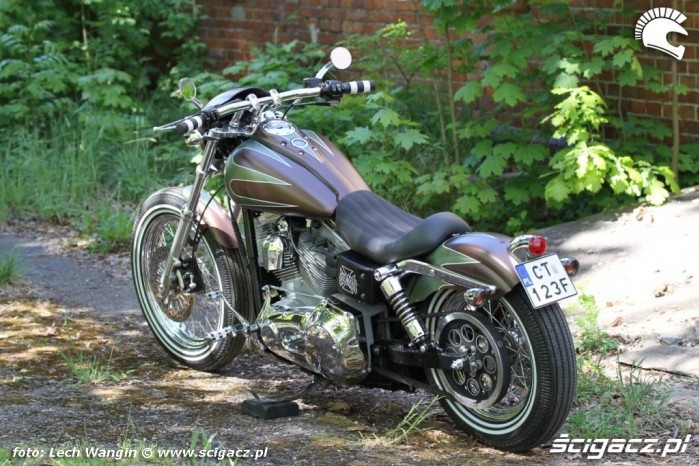 08 Harley Davidson Dyna Super Glide Custom tylem