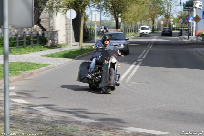 15 Harley Davidson Sportster 1200 Led Sled na ulicy