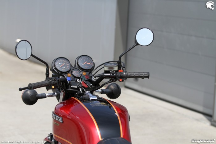06 Honda CBX 1000 kokpit