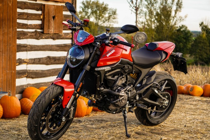 07 Ducati Monster Plus 2021 halloween