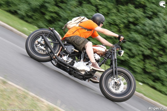 02 Harley Davidson Knucklehead custom w akcji
