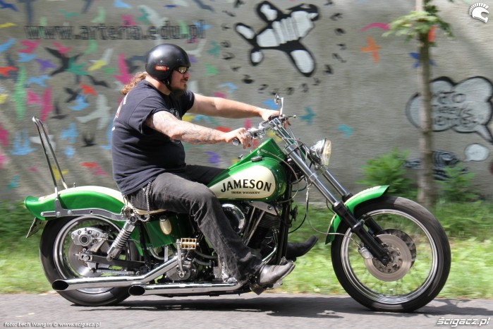 16 Harley Davidson Shovelhead akcja