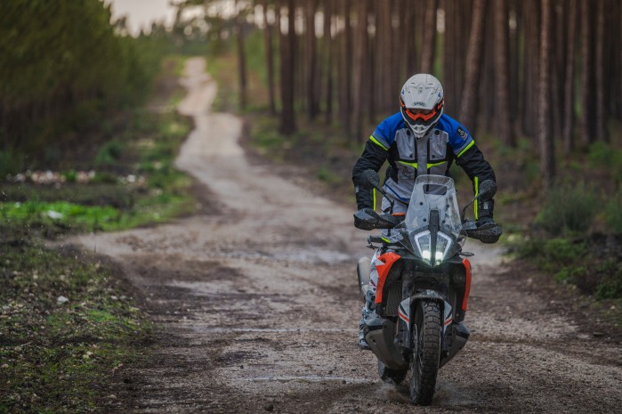 26 droga terenowa KTM 890 Adventure 2023