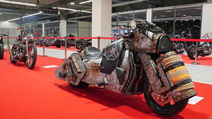 custom na targach warsaw motorcycle show 2022