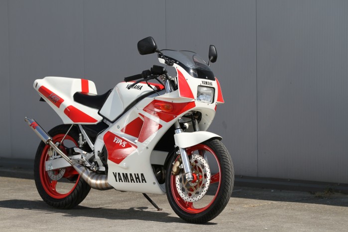 05 Yamaha TZR 250 custom