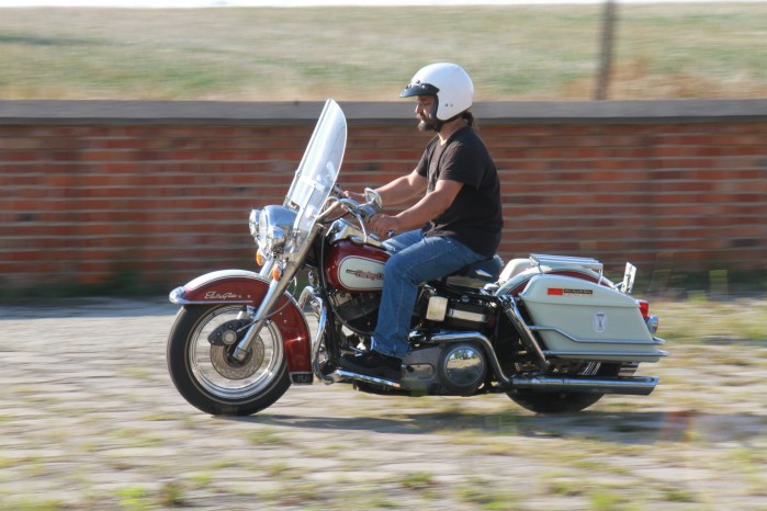 05 Harley Davidson FLH Shovelhead na drodze