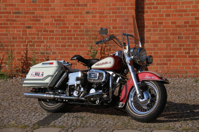 10 Harley Davidson FLH Shovelhead prawy bok