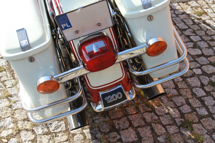 14 Harley Davidson FLH Shovelhead swiatla tyl