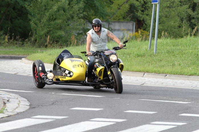 06 Buell 1125 CR z koszem bocznym Szajbas Garage ulica
