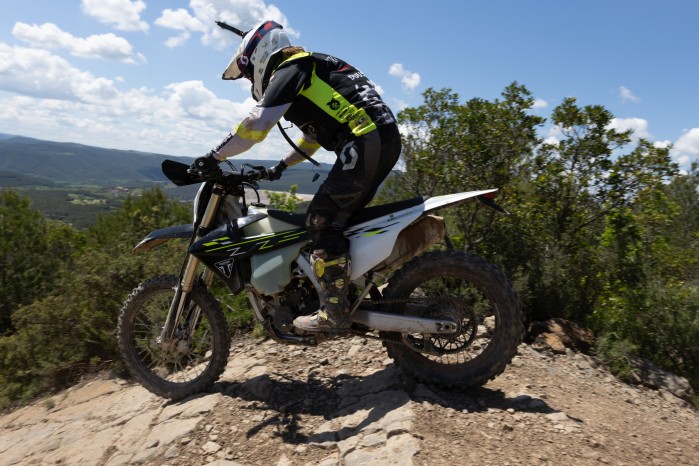 03 TRIUMPH TF 250 E test enduro w terenie