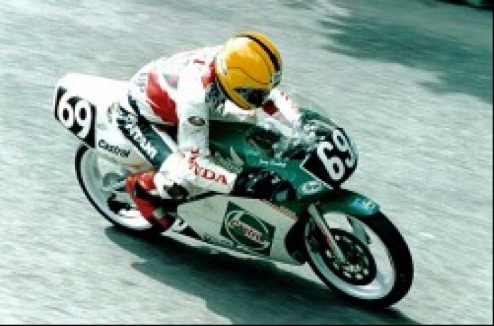 Joey Dunlop jedzie po zwyciestwo w klasie 125 TT 1993