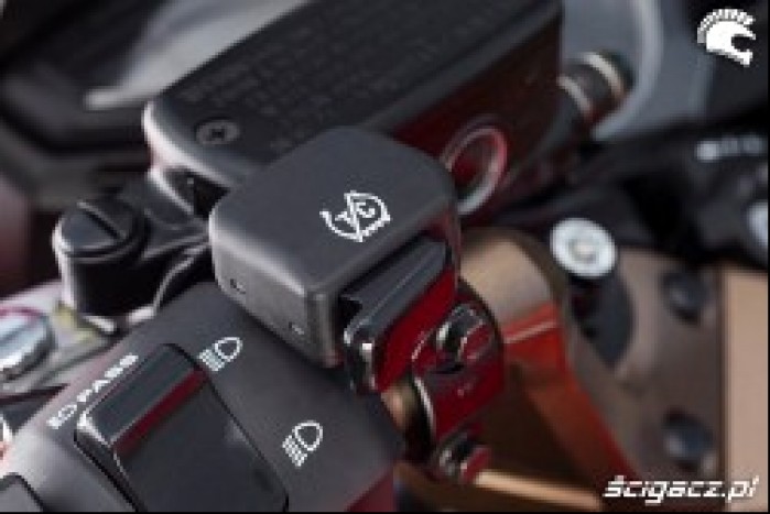 Kontrola Trakcji Honda VFR 800 2014
