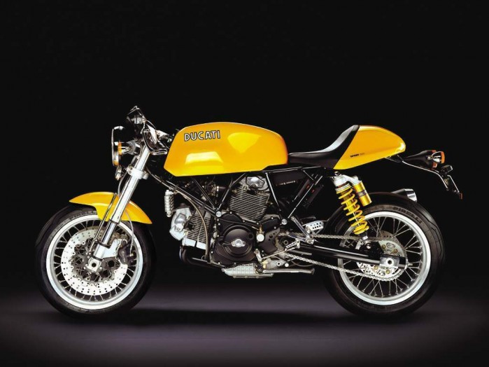 Ducati Sport 1000 studio