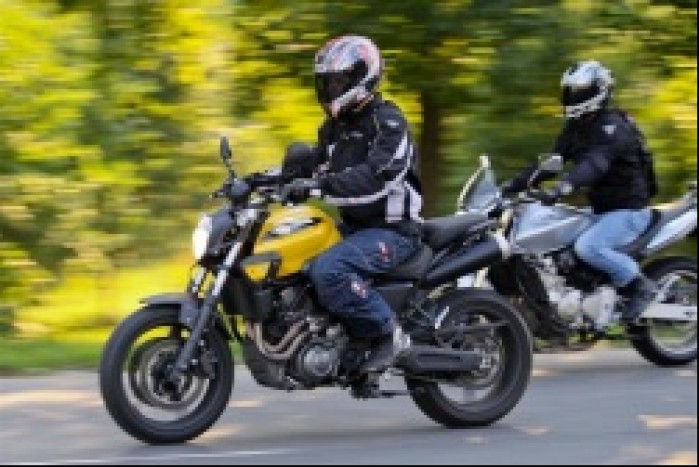 MT03 mimo nizszej mocy goruje w miescie nad wieloma mocniejszymi motocyklami dzieki latwosci prowadzenia i wysokiej ekonomice jazdy