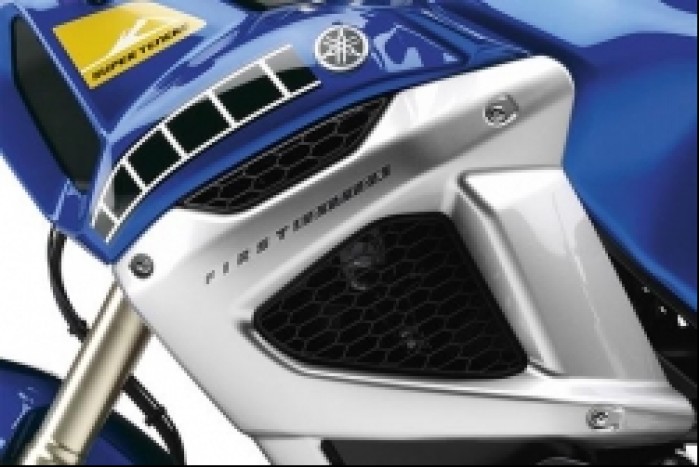Yamaha XT1200Z Super Tenere boczna owiewka