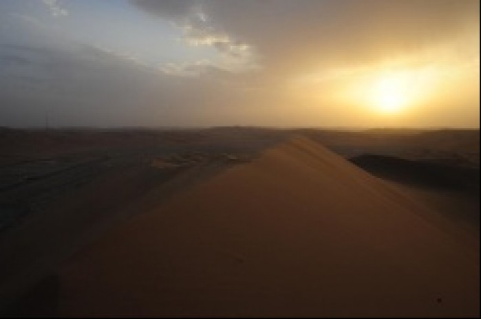 Krajobraz pustynny Abu Dhabi desert challenge