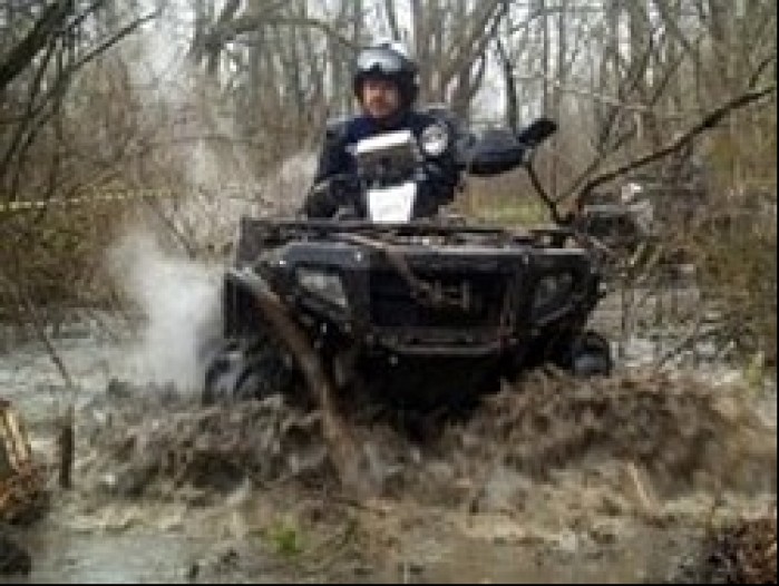 Polaris quad po wodzie