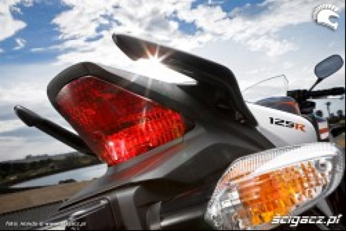 Tylna lampa Honda CBR125 2011