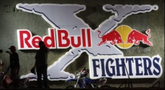 logo red bull x-fighters