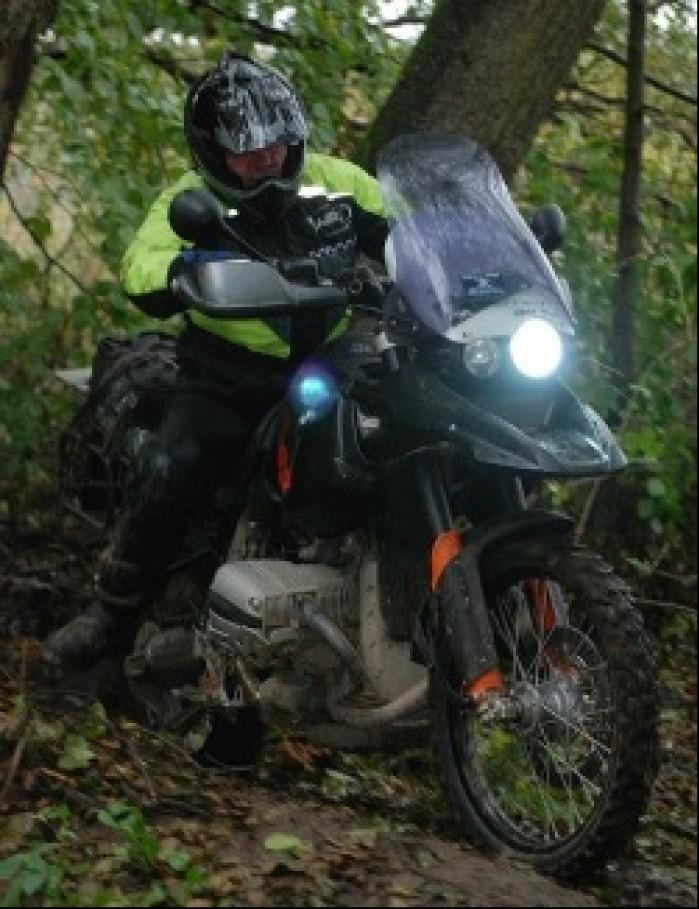 Ciezkimi motocyklami przez las