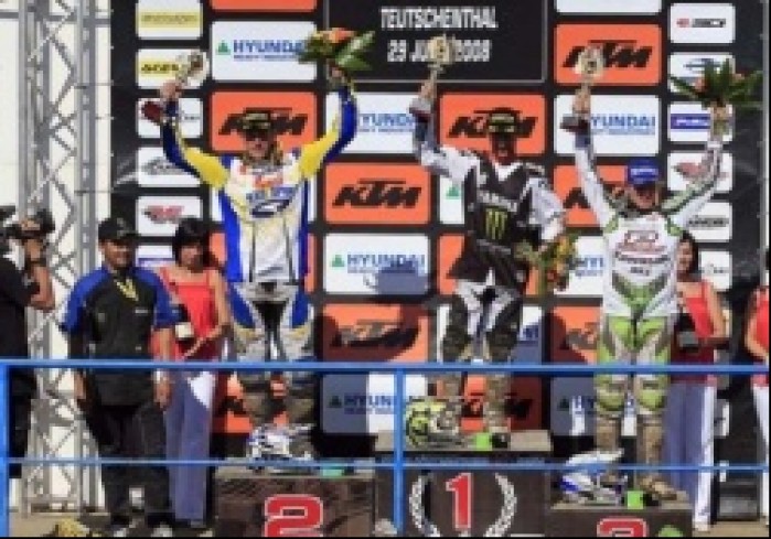 MX1 podium