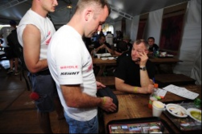 Dakar 2010 Krzysiek Jarmuz biwak