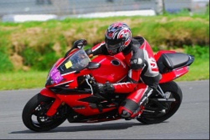 Suzuki GSX R1000 red
