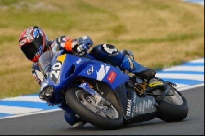 Andrzej Pawelec zaliczyl z Yamaha tez starty w Endurance