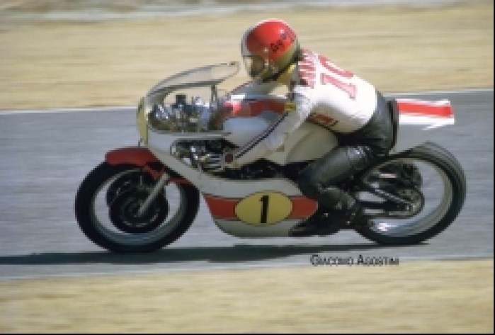 16) Giacomo Agostini Niekopokonay do dzis 15-krotny mistrz