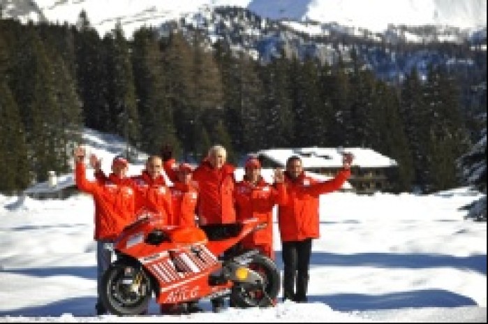 Grupa Ducati Scigaczem po lodzie 04
