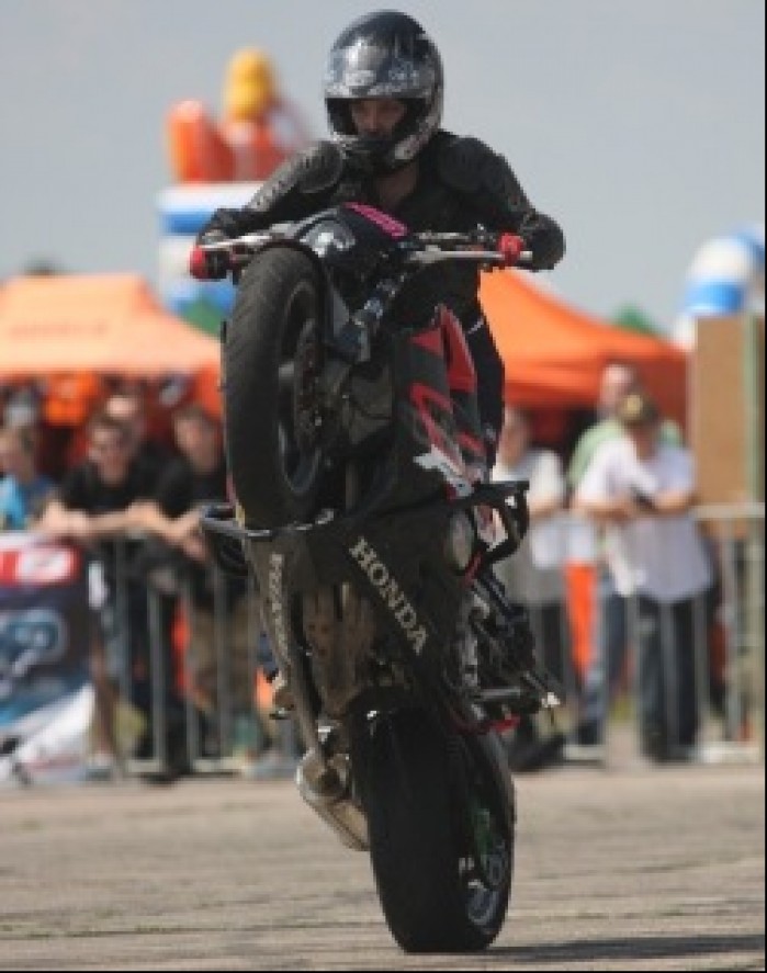 ExtremeMoto 2010 Sobota wheelie