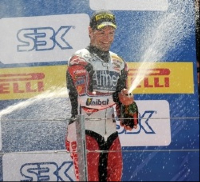 Checa - podium