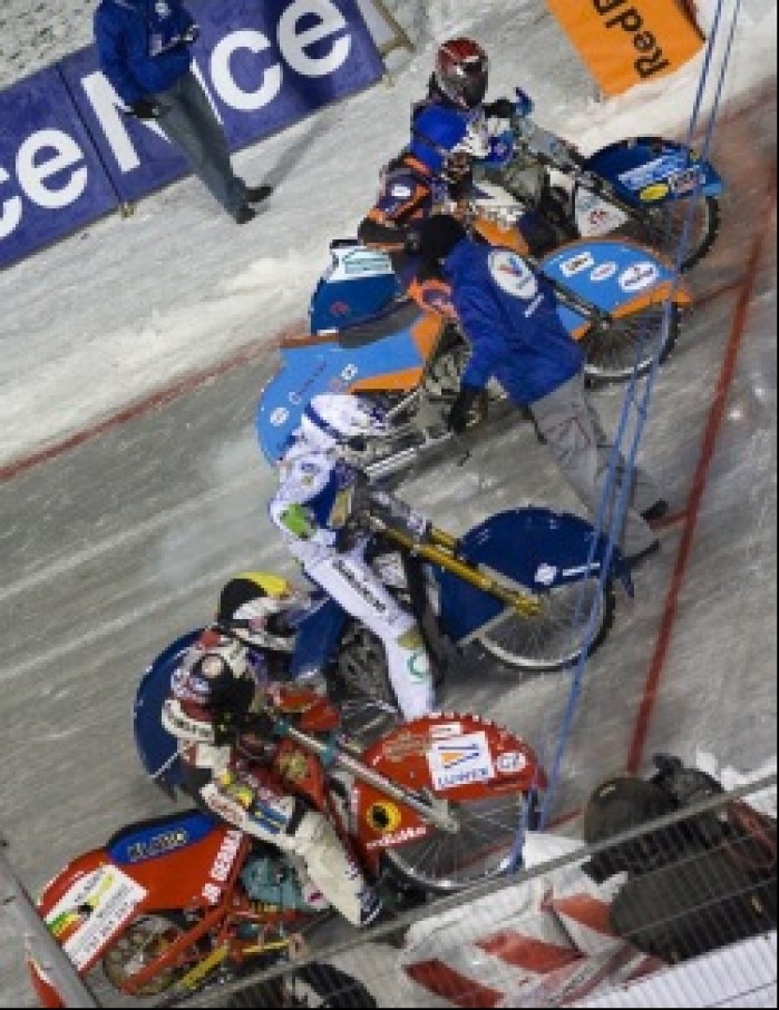 gotowi do startu eliminacje mistrzostw swiata ice racing sanok 2010 a mg 0052