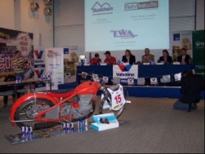 Jawa motocykl do Ice Racingu konferencja prasowa Centrum Olimpijskie