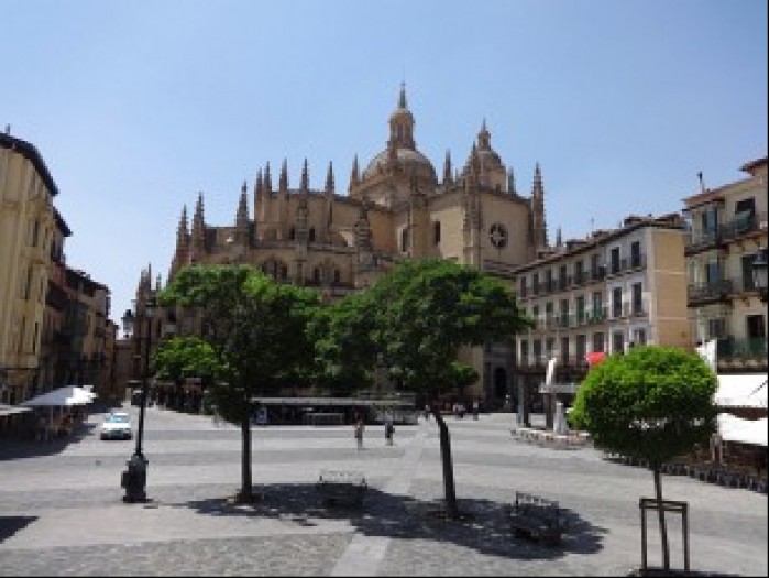 22 Krolowa Hiszpanskich katedr Segowia