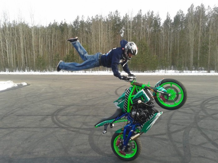 stunt Wheelieholix