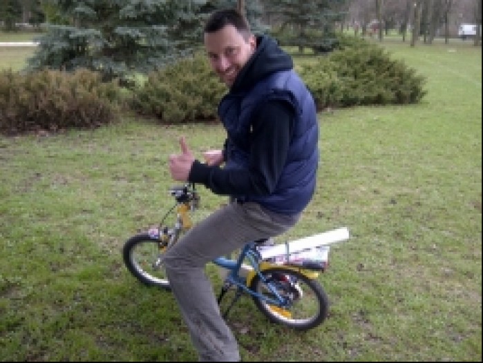 Damian na rowerze