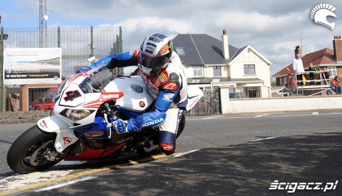 john mcguinness wins first superbike race 2013