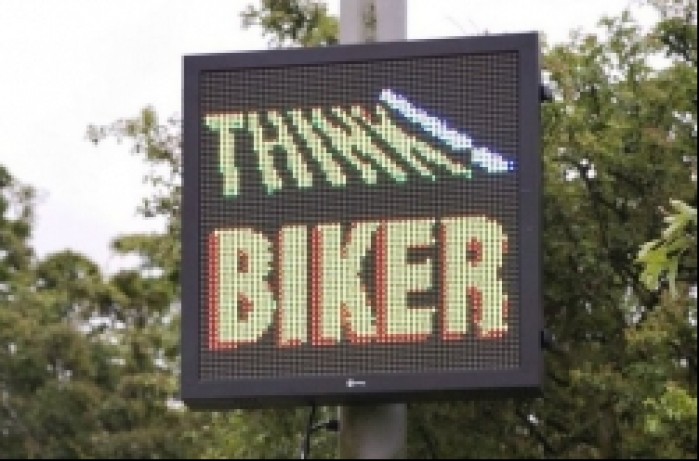 ekran LED dla motocyklistow