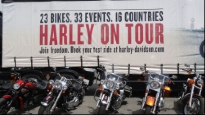 harley on tour motocykle
