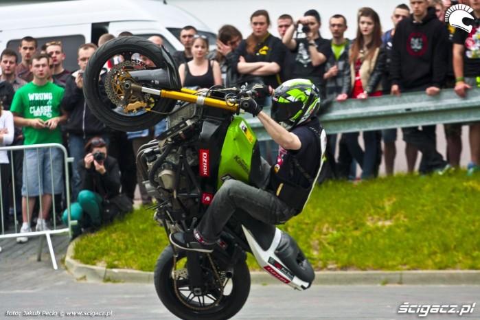 Kamil FRS i cyrkle na siedzaco Moto Show 2014