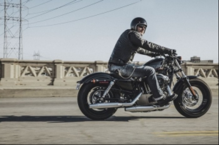 Harley Davidson Forty Eight riding