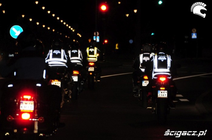 motocykle noca