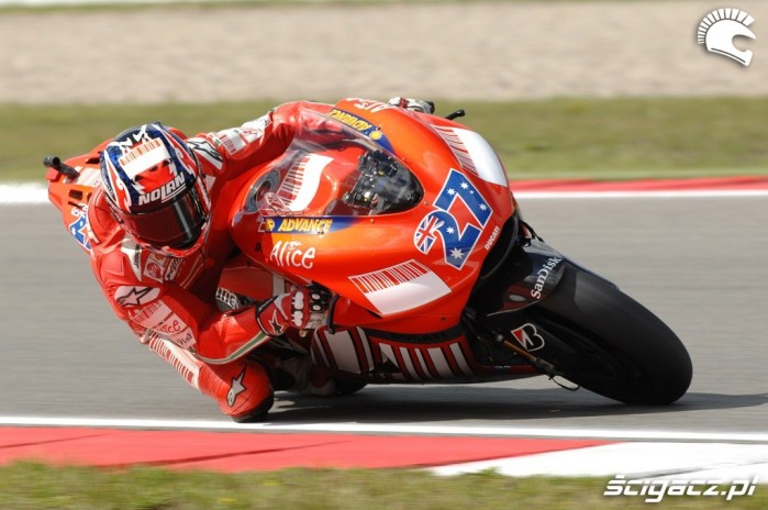 Casey Stoner w akcji w Assen Foto Ducati